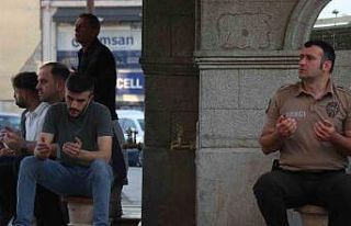 Sakarya ve Kocaeli’de vatandaşlar bayram namazı...