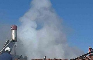 Saraykent’te çıkan yangında ahır kullanılamaz...