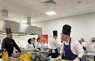 Şefler lezzet sırlarını öğrencilerle paylaştı