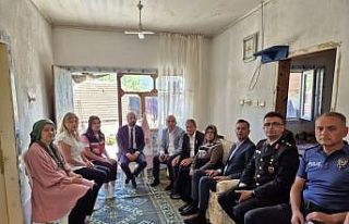 Şehit babalarına anlamlı ziyaret