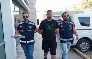 Seyir halindeki araca silahlı saldırı düzenleyen...