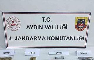 Silahla ateş eden şüpheli jandarma tarafından...