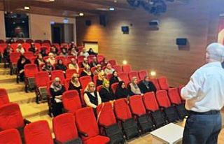 Simav’da bayan Kur’an kursu öğreticilerine seminer
