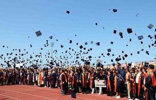 Sinop’ta 3 kuşak aynı törende mezun oldu