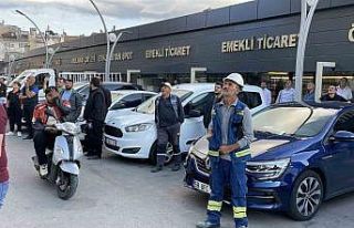 Sivas’ta vatandaşlar, yangını meraklı gözlerle...