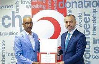 Somali Büyükelçisi kurban vekaletini Türk Kızılay’a...