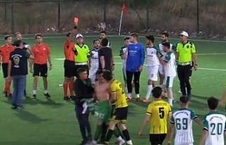 Son saniyede atılan gol sayılmayınca saha karıştı
