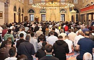 Sultan II. Bayezid Camii’nde bayram namazı kılındı