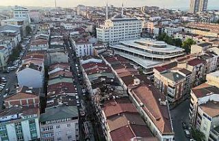 Sultangazi’de çatı yangını yan binalara sıçradı:...