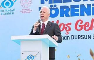 Sultangazili gençlerin mezuniyet heyecanına Vali...