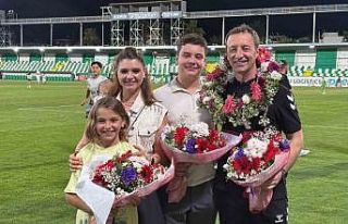 Süper lig yardımcı hakemi Narinç hakemliğe veda...