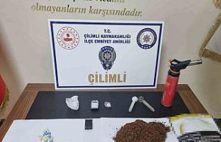 Şüphe üzerine durdurulan araçta uyuşturucu ele...
