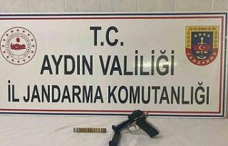 Şüphe üzerine durdurulan şahıstan tabanca ele...