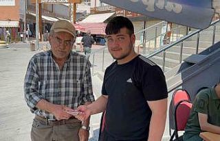 Suriyeli gencin davranışı takdir topladı