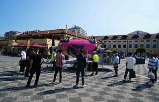 Takla atan simülasyon aracında emniyet kemerinin...