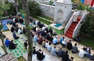 Tarihi namazgahta bayram namazı