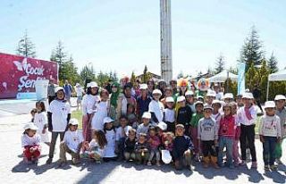 Tarlada değil, şenlikte buluştular