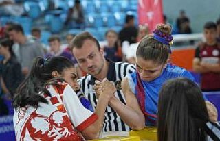 Taşımalı köy okulu öğrencisi Antalyalı Ayşe,...
