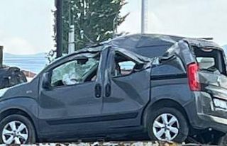 Tavşanlı’da kontrolden çıkan araç takla attı,...