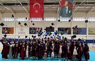 Tavşanlı’da mezuniyet sevinci