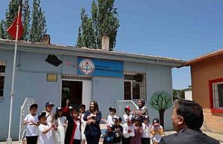 Tek kişilik mezuniyete vali katıldı