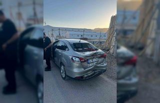 Tır ile otomobil çarpıştı: 2 yaralı