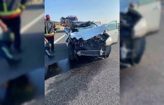 Tıra arkadan çarpan SUV otomobildeki 2 kişi öldü,...