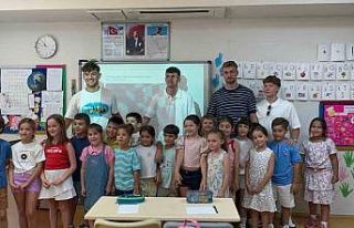 Trabzonspor U-19 takımı Marmaris’te minik yüreklerle...