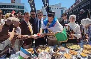 Uluslararası Kültür Festivali renkli görüntülere...