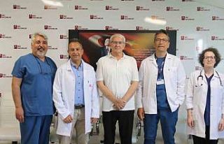 Ümit Hastanesi’nde yapılan ameliyatta yapay mesane...