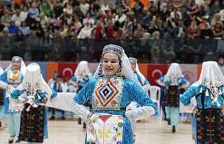 Ümraniye’de halk oyunları şöleni