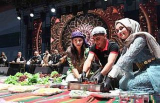 Urfa’nın siyah gülü ile Isparta’nın pembe...