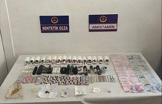 Uyuşturucu operasyonunda yüklü miktarda hap ve...