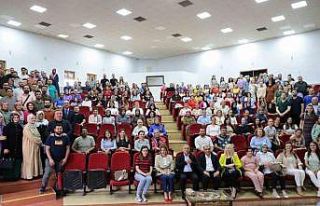 Vali Aydoğdu, İngilizce ve matematik branşlarında...