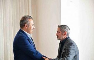 Vali Çiçek, şehit aileleri ile bayramlaştı