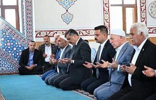 Vali Çiftçi ve Başkan Sekmen, mevlit programına...