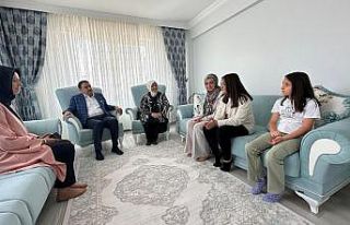 Vali Musa Işın ve eşinden şehit ailelerine anlamlı...