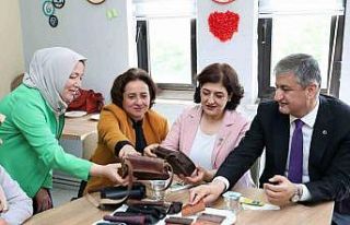 Vali Yavuz Aile Destek Merkezinde kadınlarla buluştu