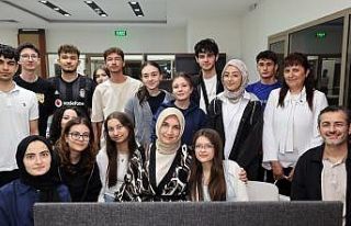 Vali Yiğitbaşı gençlerin taleplerini dinledi