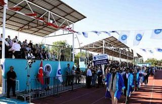 Van YYÜ’de mezuniyet coşkusu