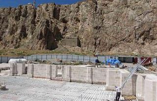 Van’da 750 yıllık cami ayağa kaldırılıyor