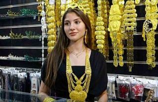 Van’da düğünlerin yeni gözdesi: İmitasyon takılar