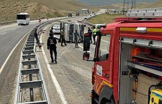 Van’da kamyonet yan yattı: 1 yaralı