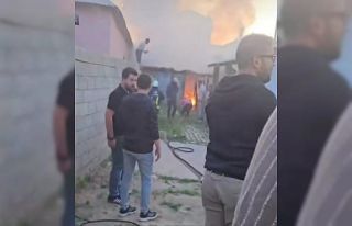 Van’da odunluk yangını