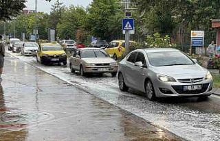 Yaz yağmuruna hazırlıksız yakalandılar