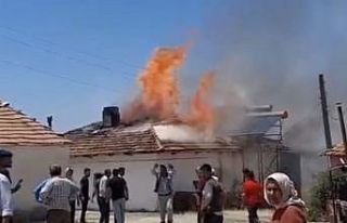 Yemek yapmak için yaktığı ateş evini ve damını...