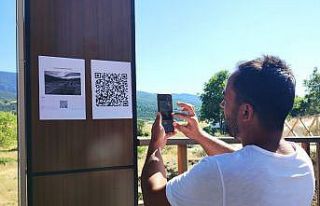 Yerli ve yabancı ziyaretçiler Hadrianopolis Antik...