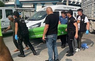 Yolun karşısına geçerken tırın çarptığı...