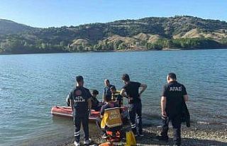 Yozgat’ta dayı yeğen serinlemek için baraja girdi,...
