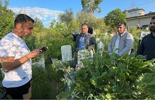 Yüksekova’da vatandaşlar bayram namazı sonrası...